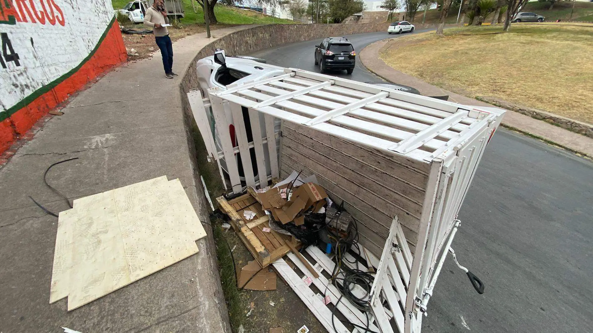 camioneta volcada